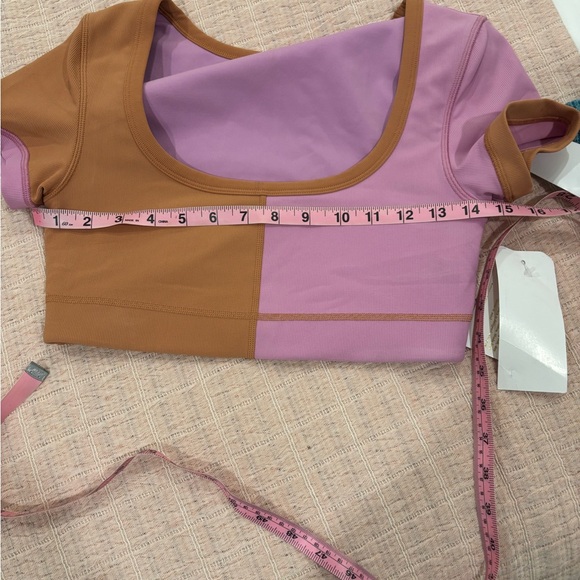 L Space Colorblock Crop Top - Pink and Tan NWT
Size Medium but runs Small - Picture 5 of 7